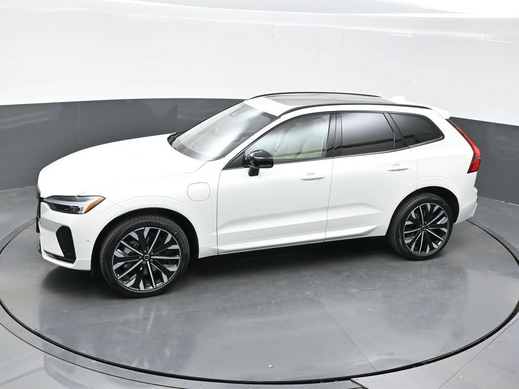 New 2026 Volvo XC60 T8 Ultra w/ Protection Package Premier AWD/4WD image 30