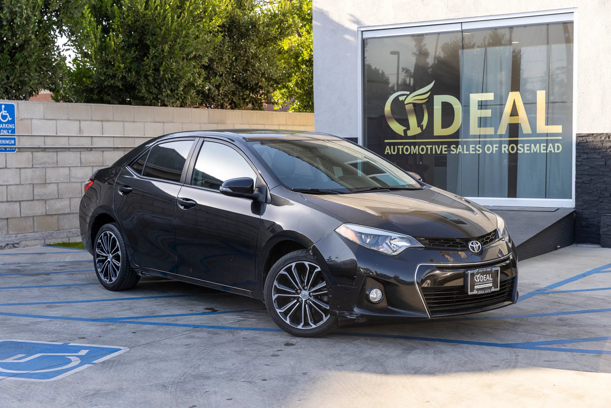 Used 2015 Toyota Corolla S FWD image 2