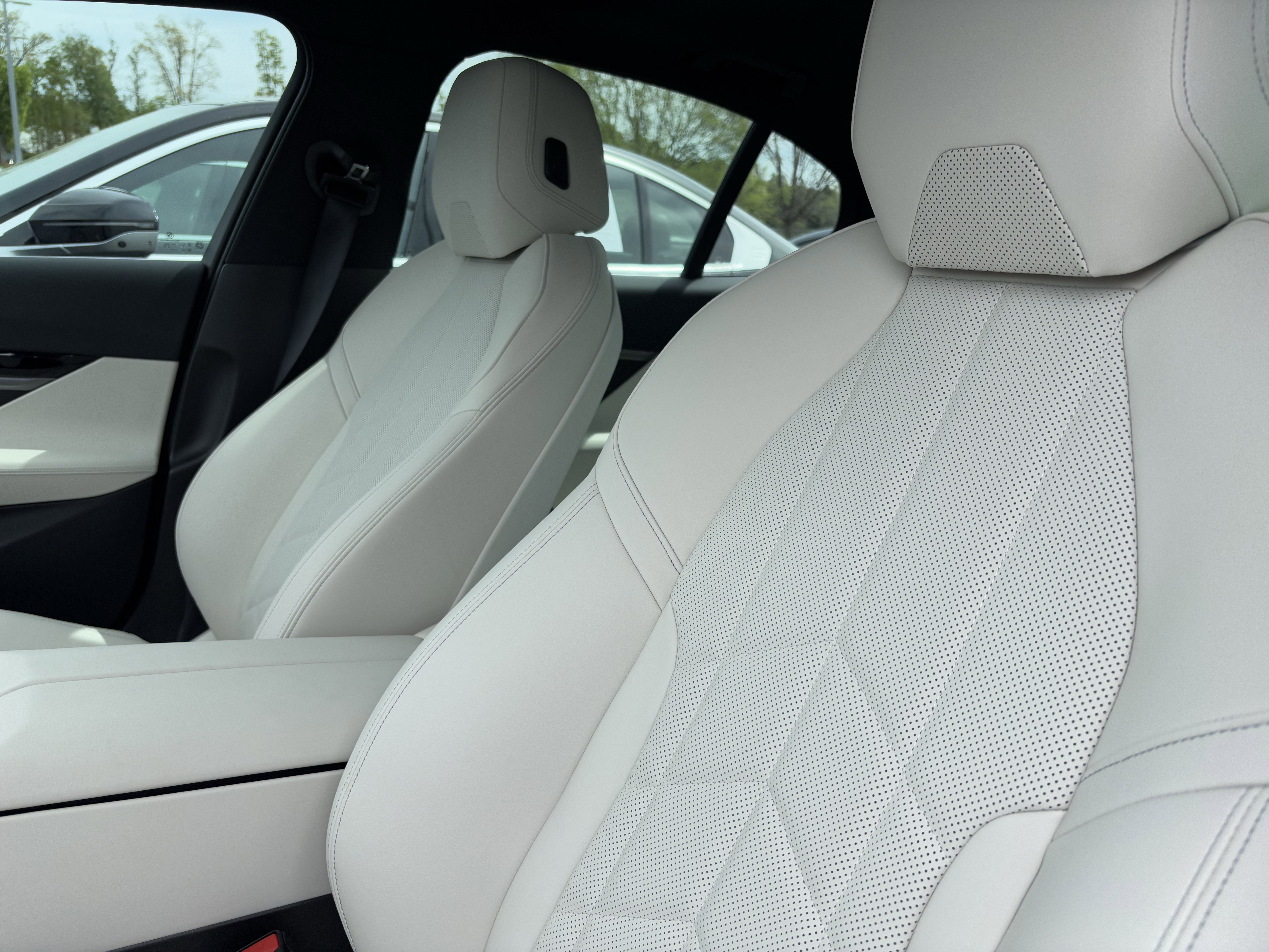 Certified 2026 BMW 530i w/ Premium Package image 17