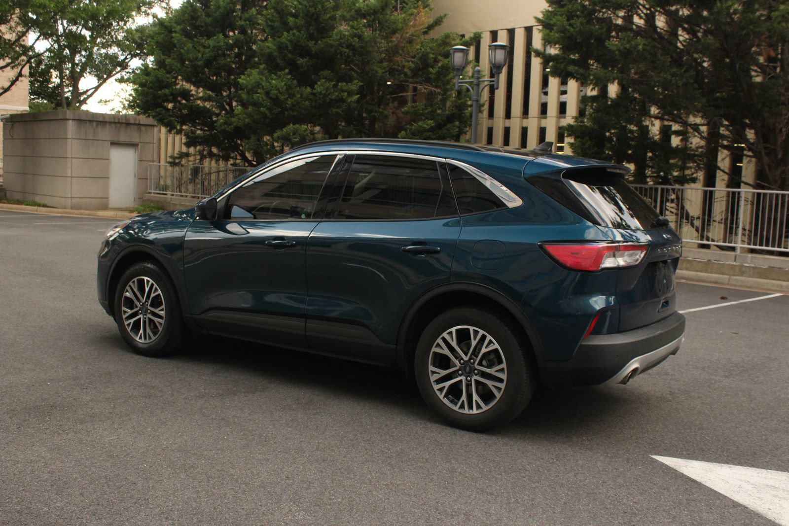Used 2020 Ford Escape SEL AWD/4WD image 9