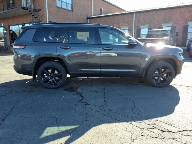 New 2025 Jeep Grand Cherokee L Limited image 2