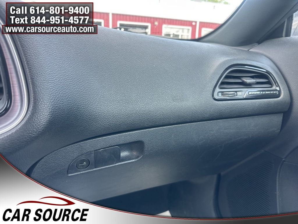 Used 2016 Dodge Challenger SXT image 17