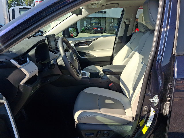 Used 2022 Toyota RAV4 XLE Premium FWD image 10