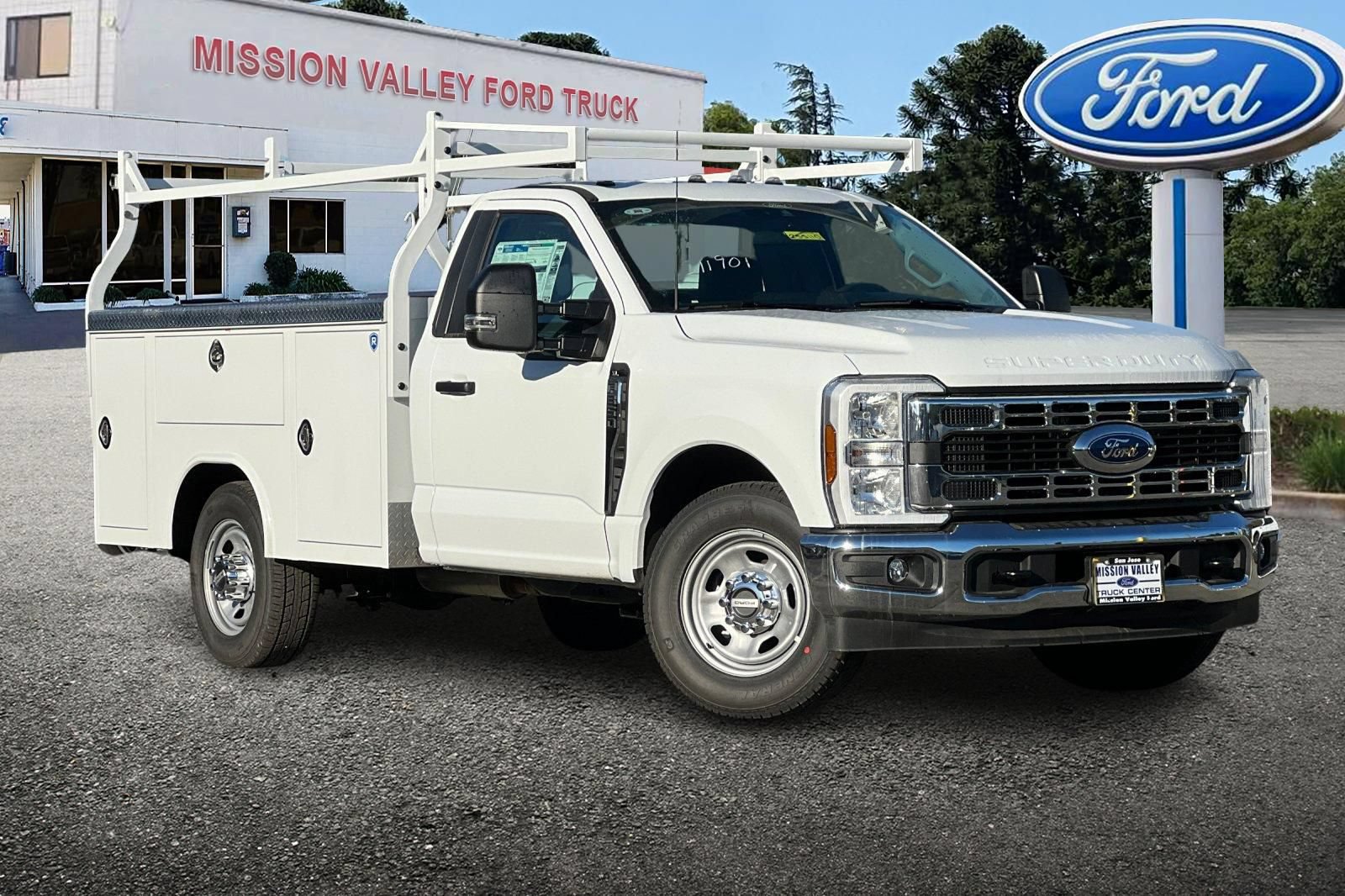 New 2025 Ford F350 XL w/ XL Chrome Package RWD image 2