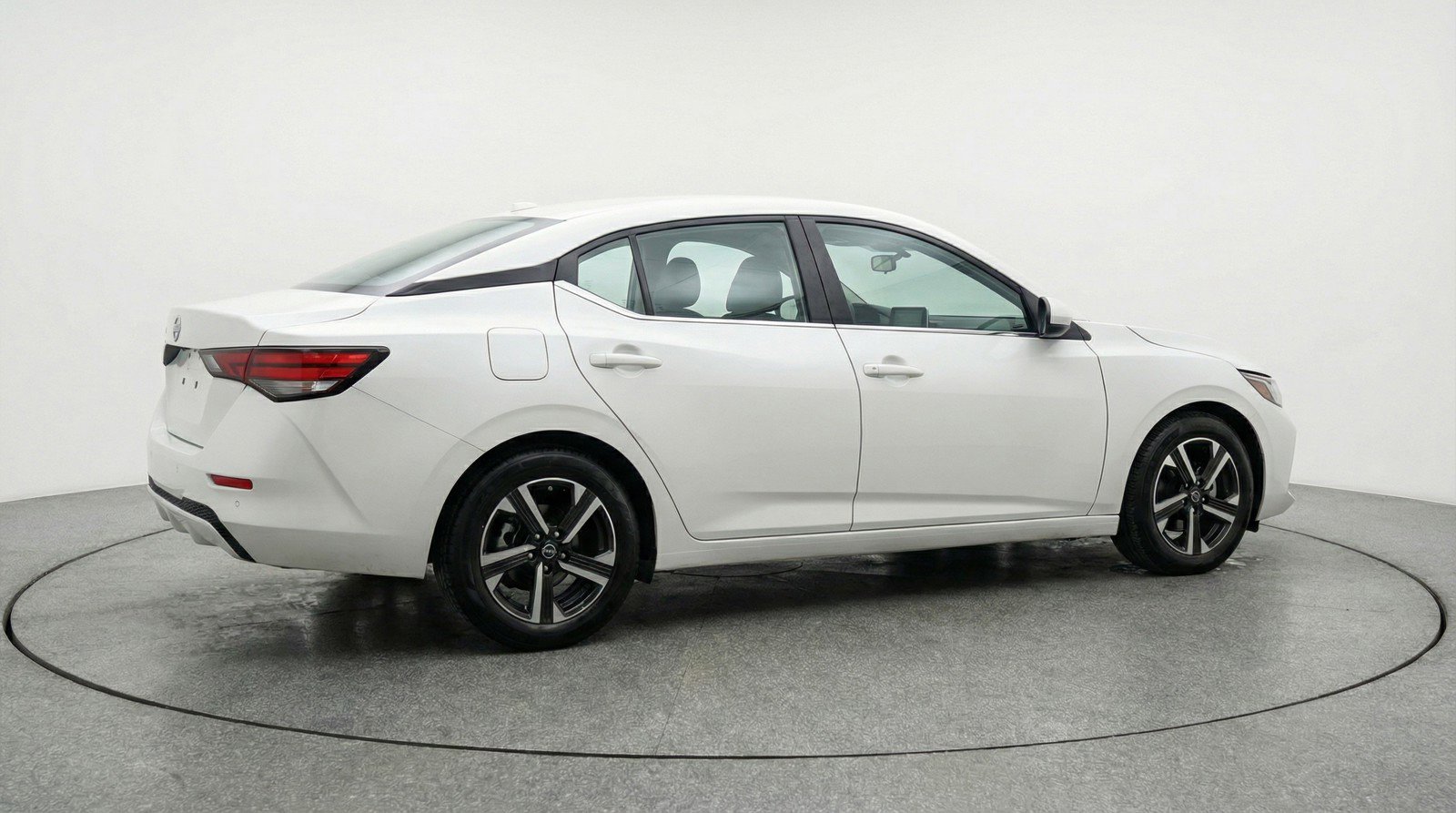 Used 2025 Nissan Sentra SV image 9