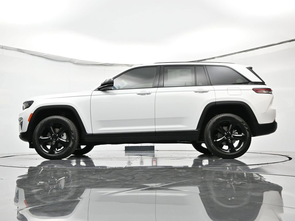 New 2025 Jeep Grand Cherokee Limited w/ Black Appearance Package image 54