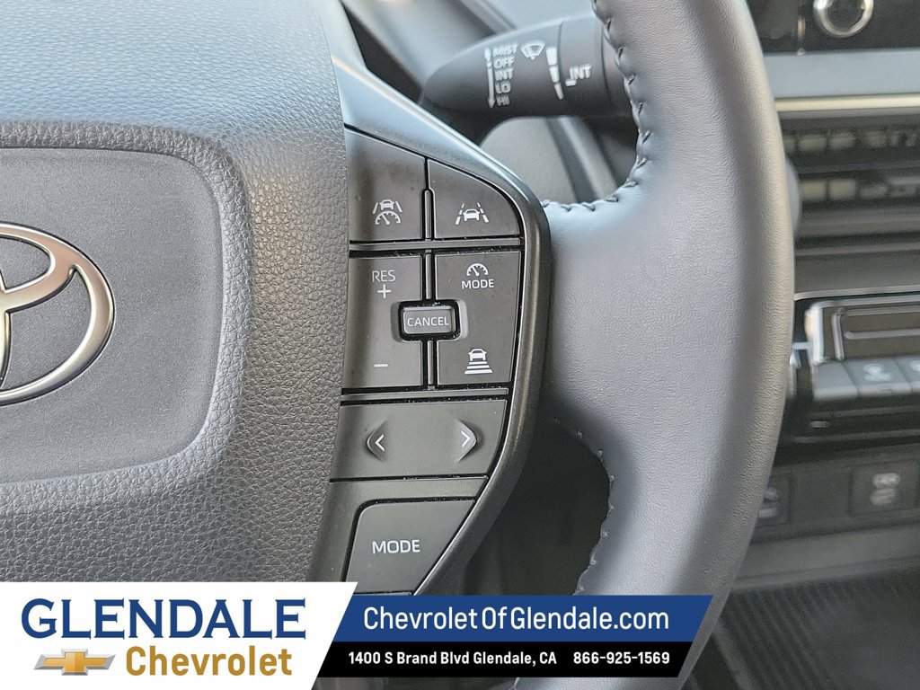 Used 2025 Toyota Prius LE AWD/4WD image 23