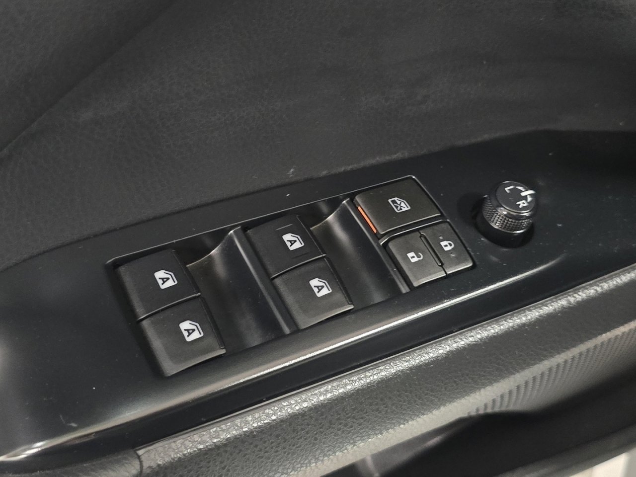 Certified 2019 Toyota Camry LE w/ Convenience Package image 21