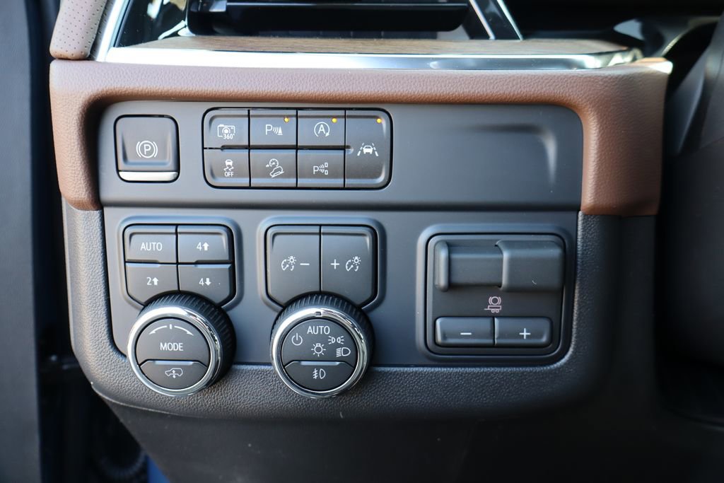 New 2026 Chevrolet Suburban High Country image 15