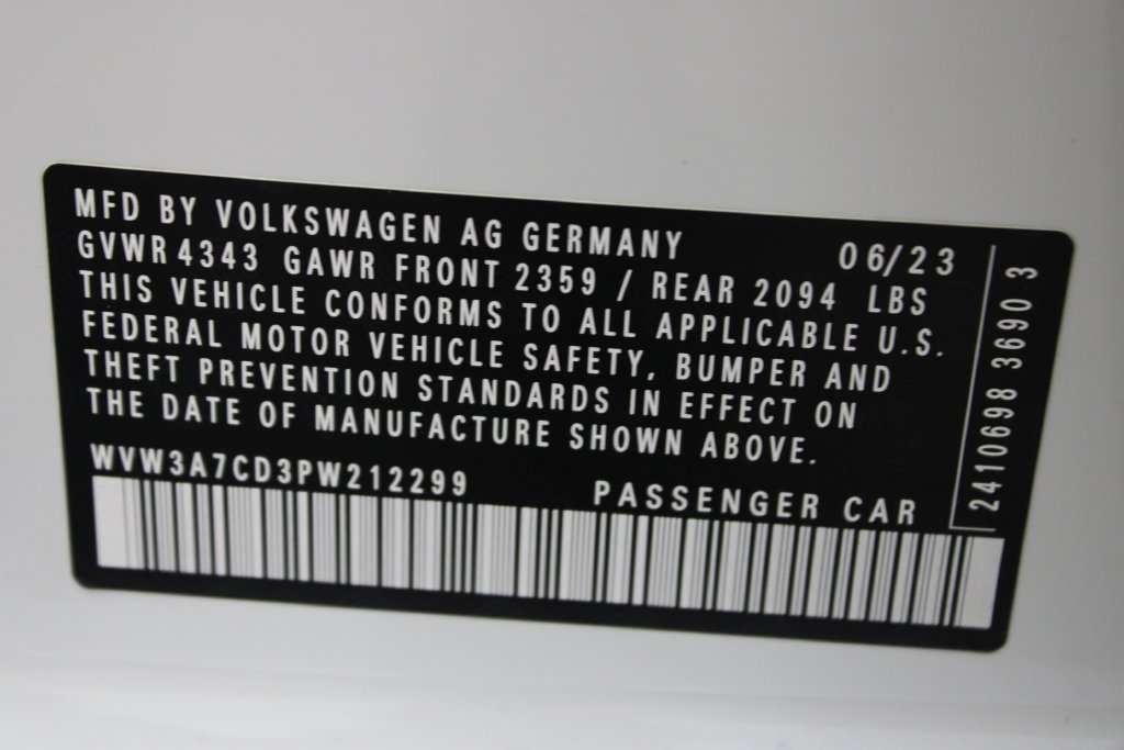 Certified 2023 Volkswagen GTI SE FWD image 31