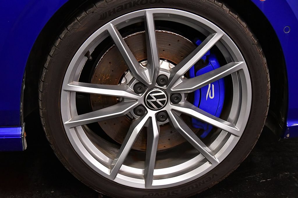 Used 2024 Volkswagen Golf R 4-Door AWD/4WD image 9
