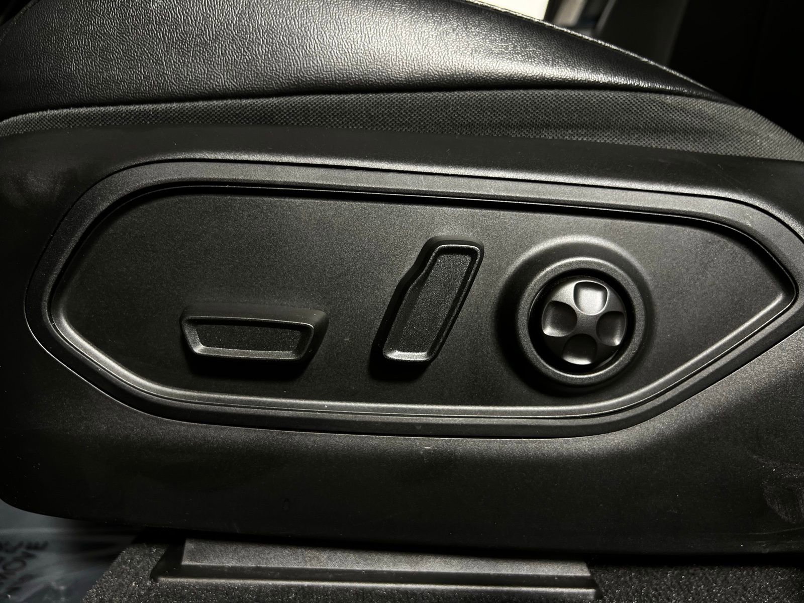 Used 2024 Jeep Grand Cherokee Trailhawk image 14