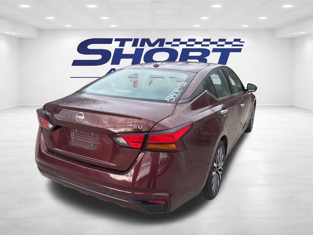 Used 2024 Nissan Altima 2.5 SV image 5