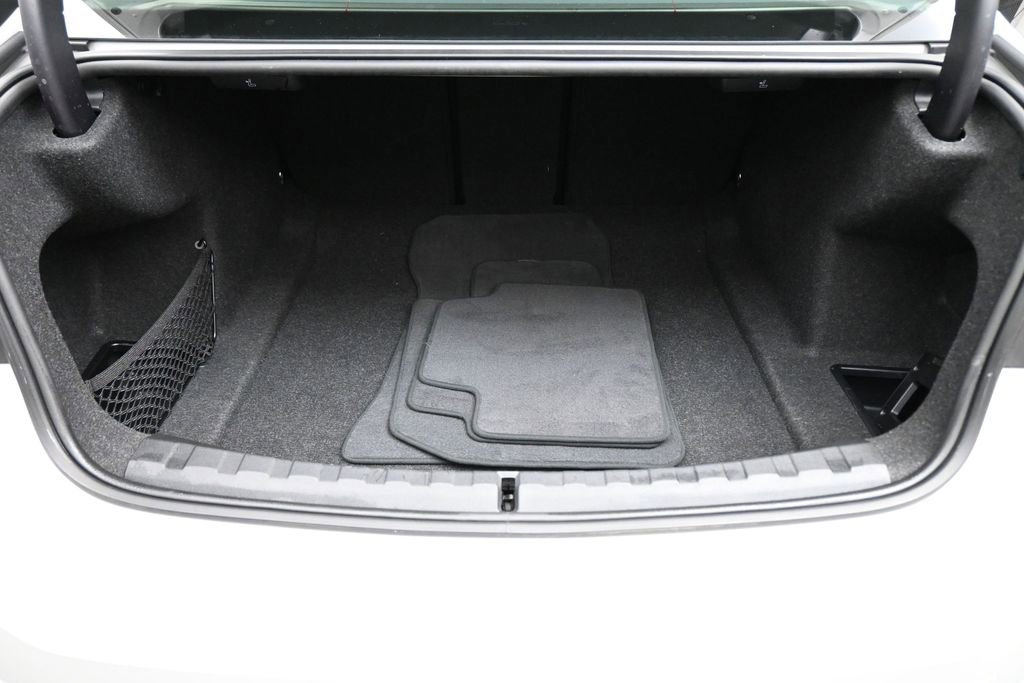 Used 2024 BMW 330i Sedan RWD image 19