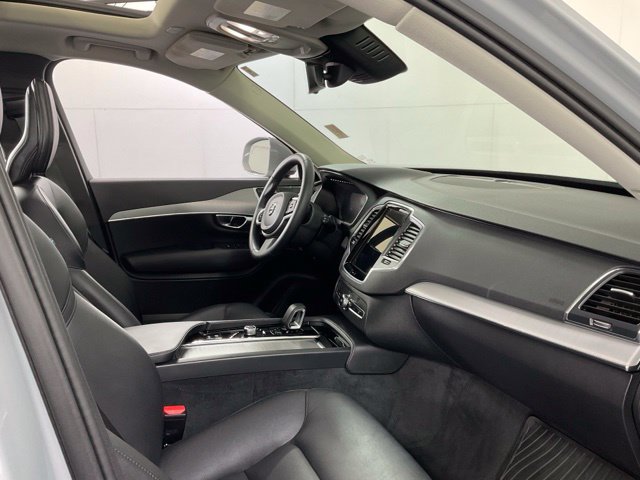 Certified 2025 Volvo XC90 B5 Core w/ Protection Package Premier AWD/4WD image 30