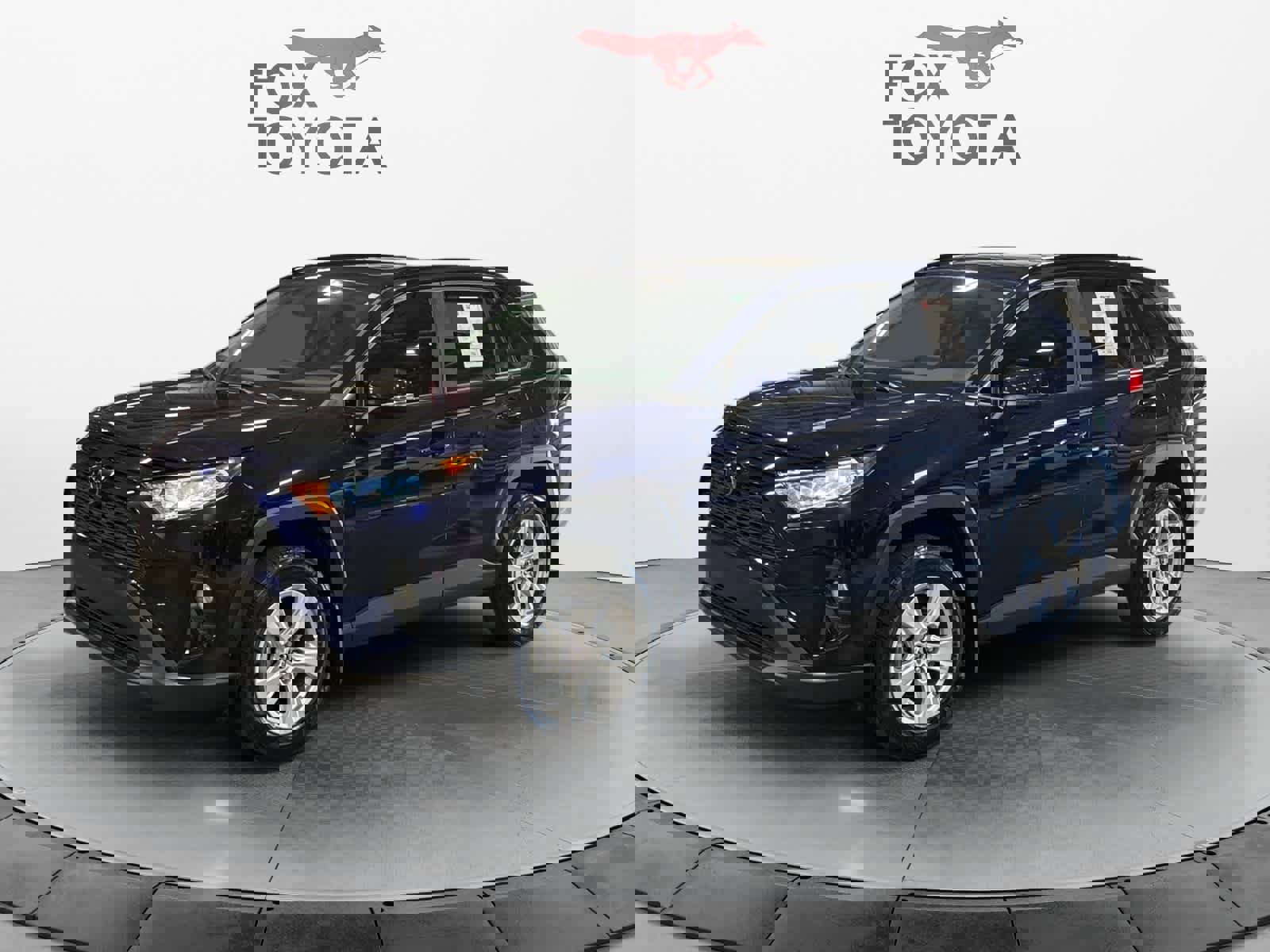 Used 2019 Toyota RAV4 XLE w/ Convenience Package FWD image 1