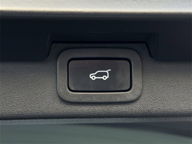 Used 2018 Land Rover Discovery HSE image 30