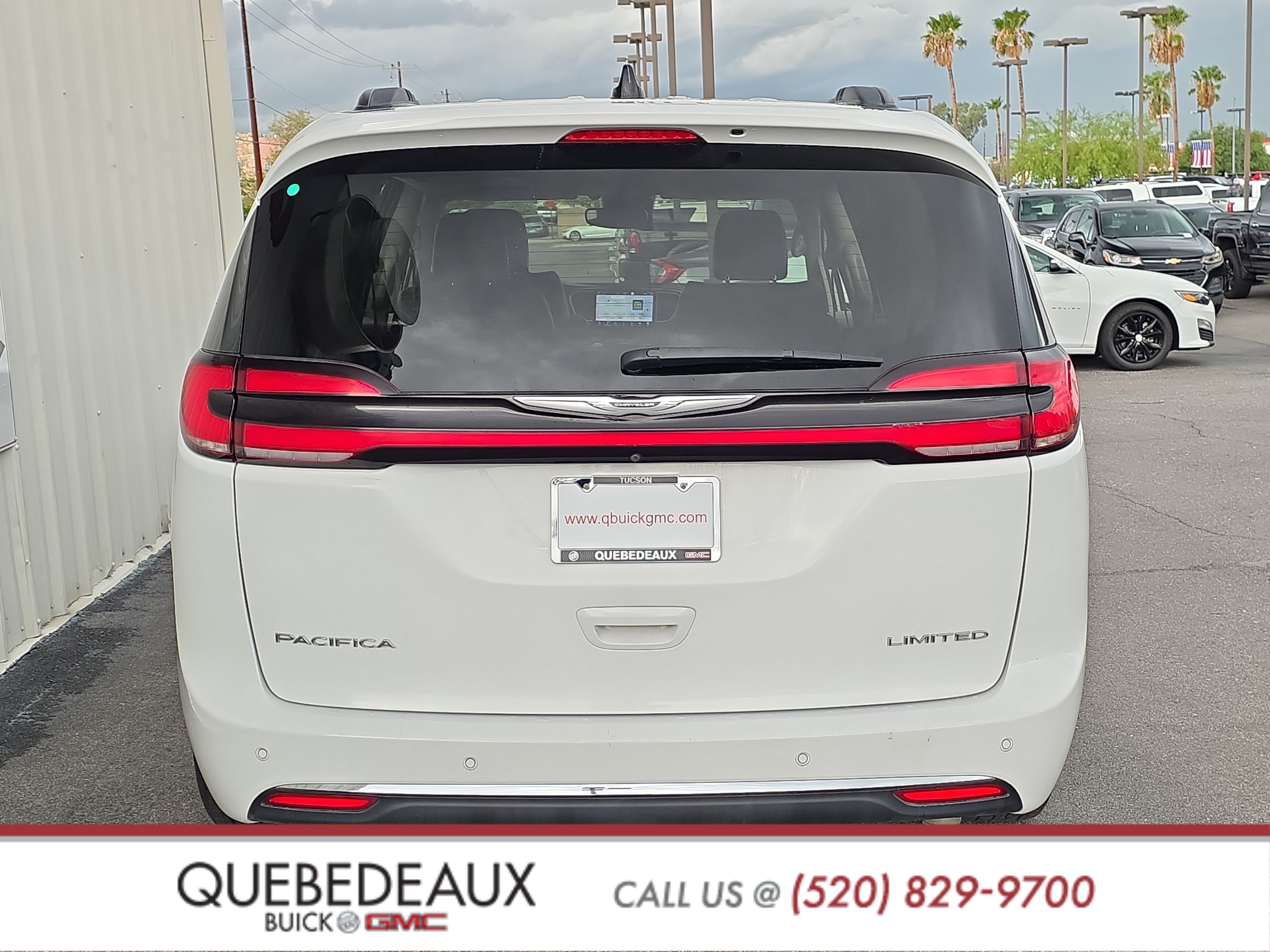 Used 2023 Chrysler Pacifica Limited FWD image 6