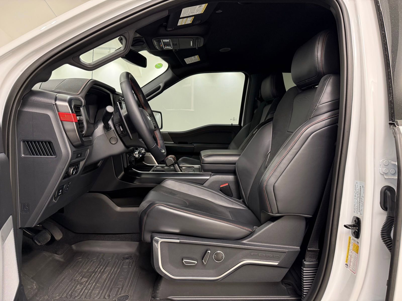 Used 2025 Ford F150 Raptor AWD/4WD image 17