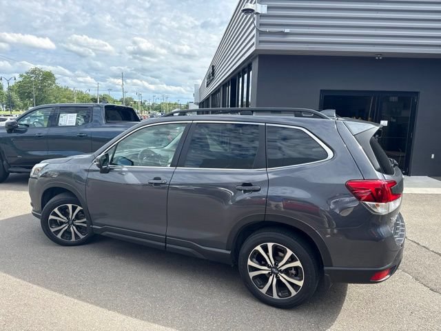 Used 2023 Subaru Forester Limited AWD/4WD image 6
