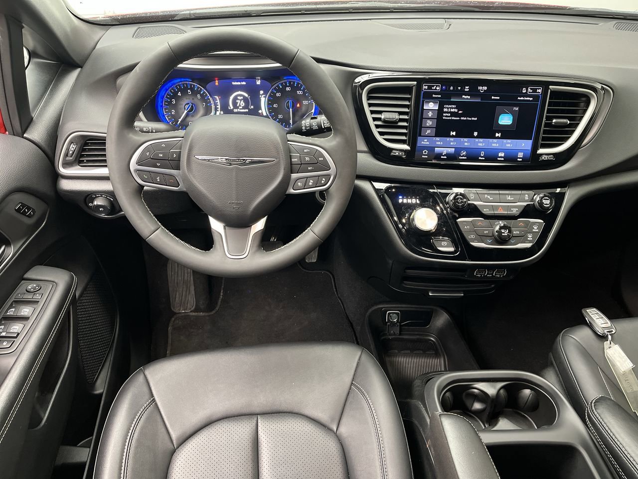 Used 2025 Chrysler Pacifica Select FWD image 13