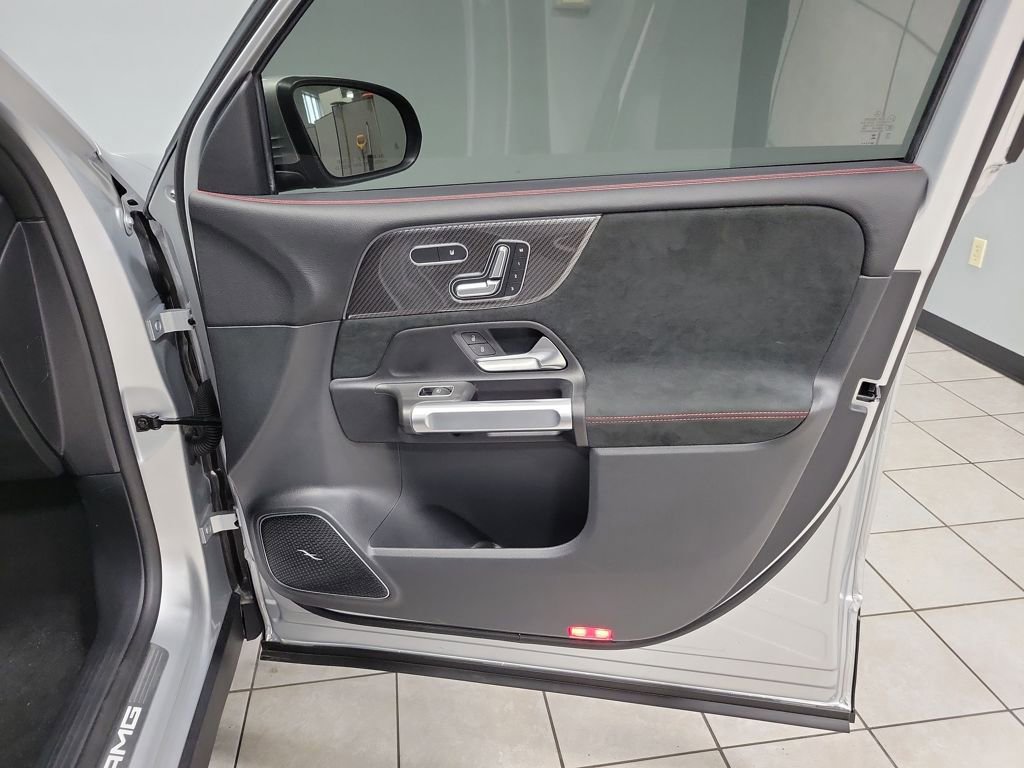 Used 2024 Mercedes-Benz GLB 35 AMG 4MATIC image 27
