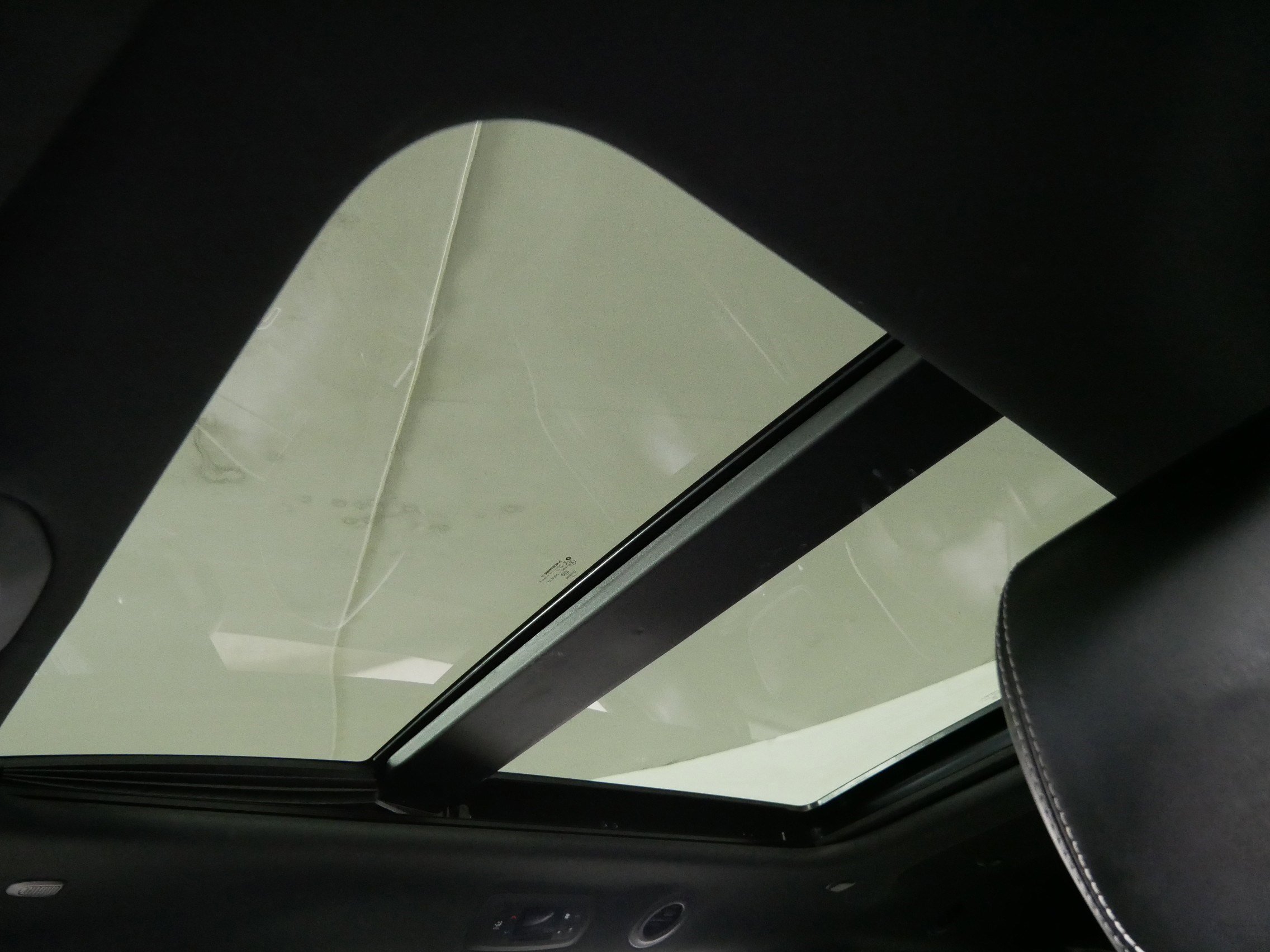 Used 2024 Chrysler Pacifica Premium FWD image 30