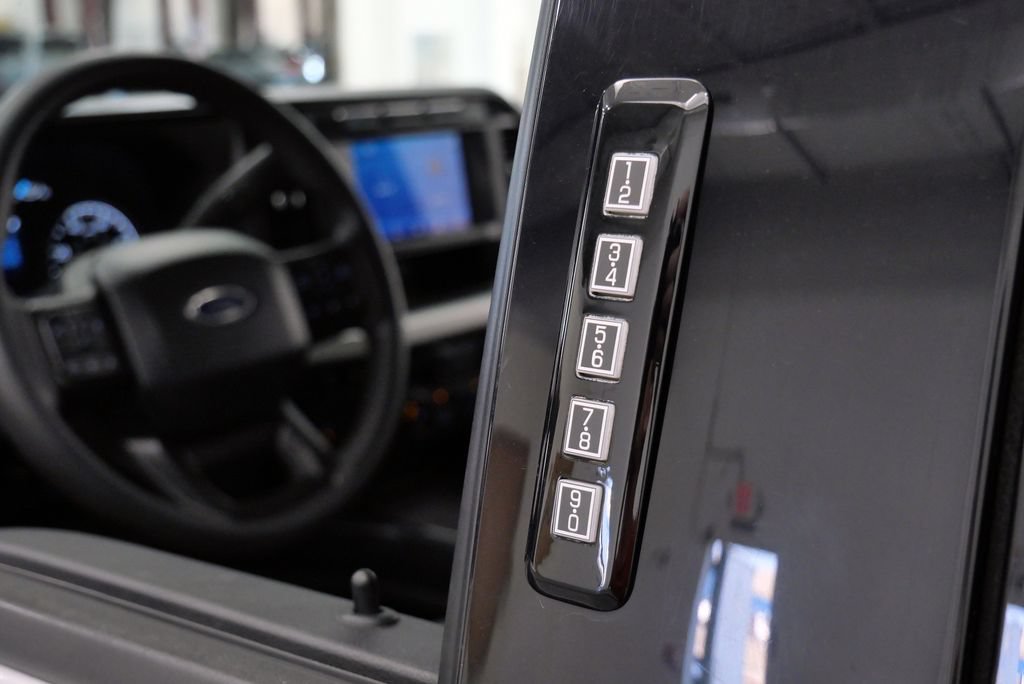 Used 2024 Ford F350 XLT w/ 360-Degree Camera Package AWD/4WD image 15