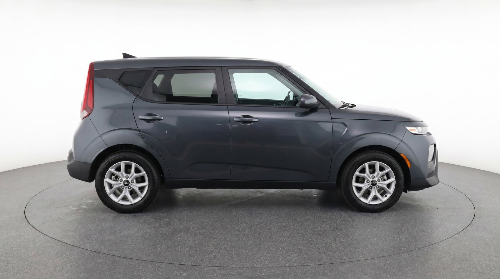 Used 2025 Kia Soul LX w/ LX Technology Package FWD image 11
