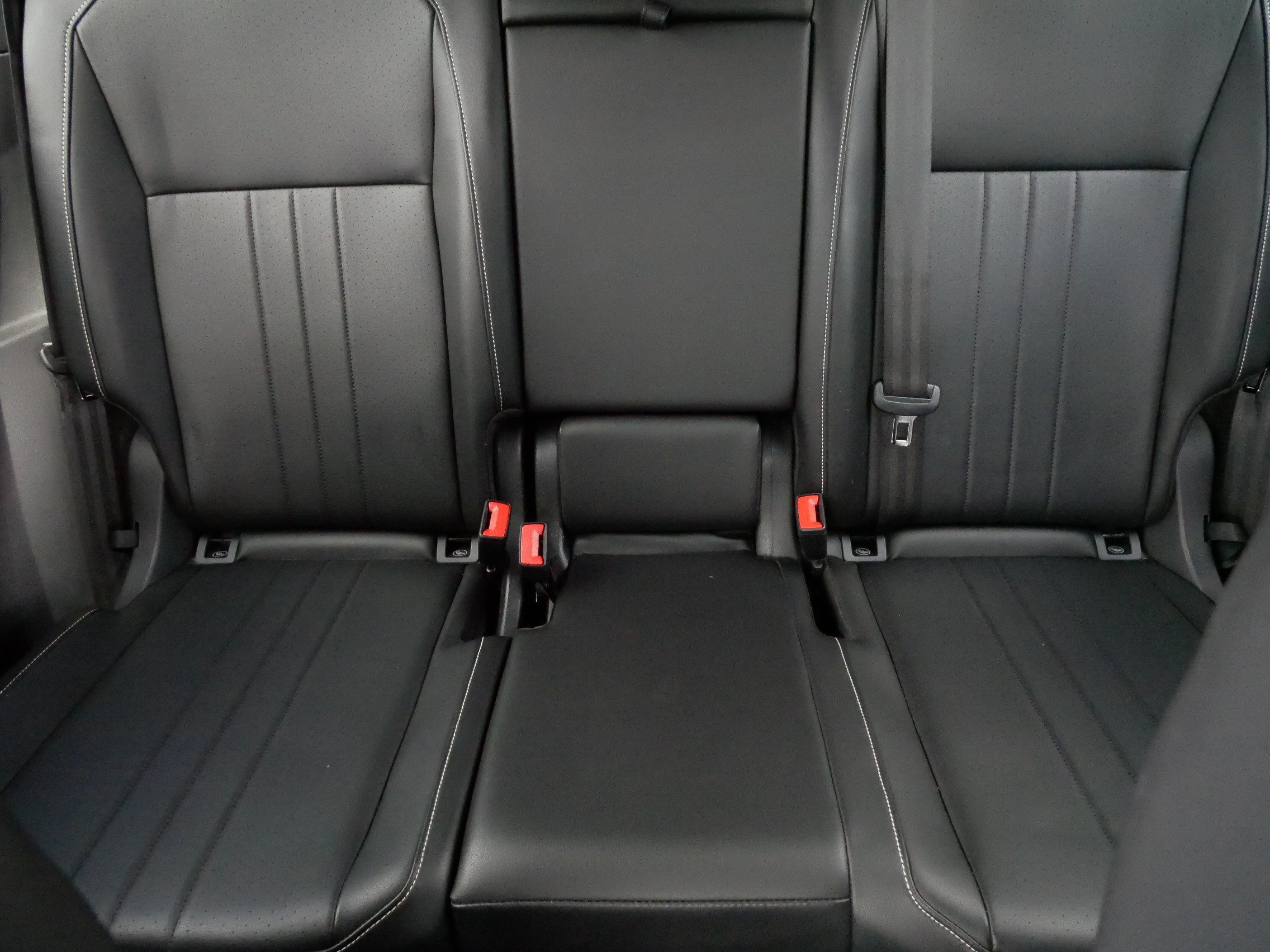 Certified 2022 Volkswagen Tiguan SE R-Line AWD/4WD image 13