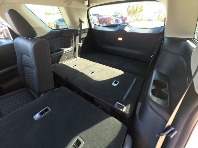 Used 2024 Nissan Pathfinder S image 26