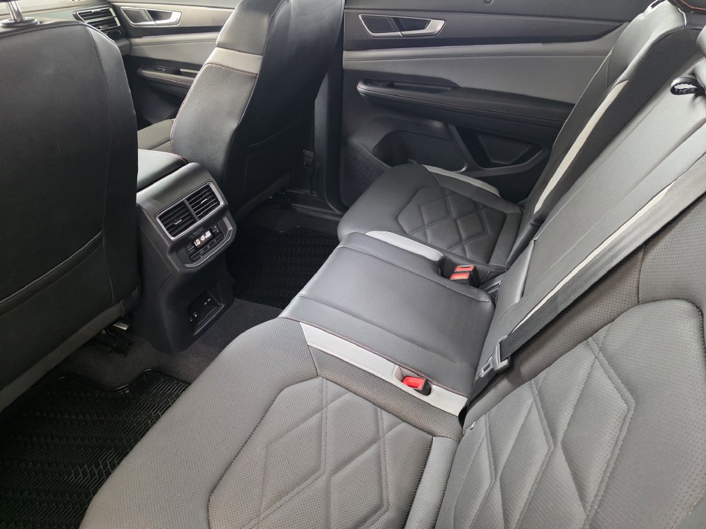 New 2026 Volkswagen Atlas Peak Edition AWD/4WD image 24