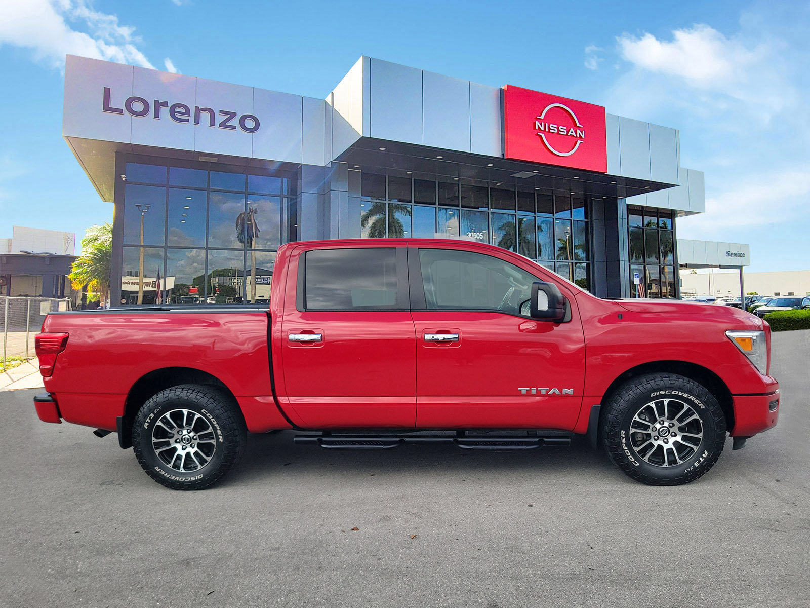 Used 2021 Nissan Titan SV w/ SV Convenience Package AWD/4WD image 4