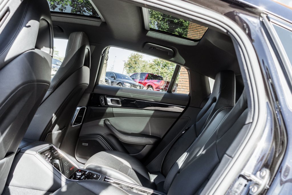 Used 2018 Porsche Panamera 4 image 25