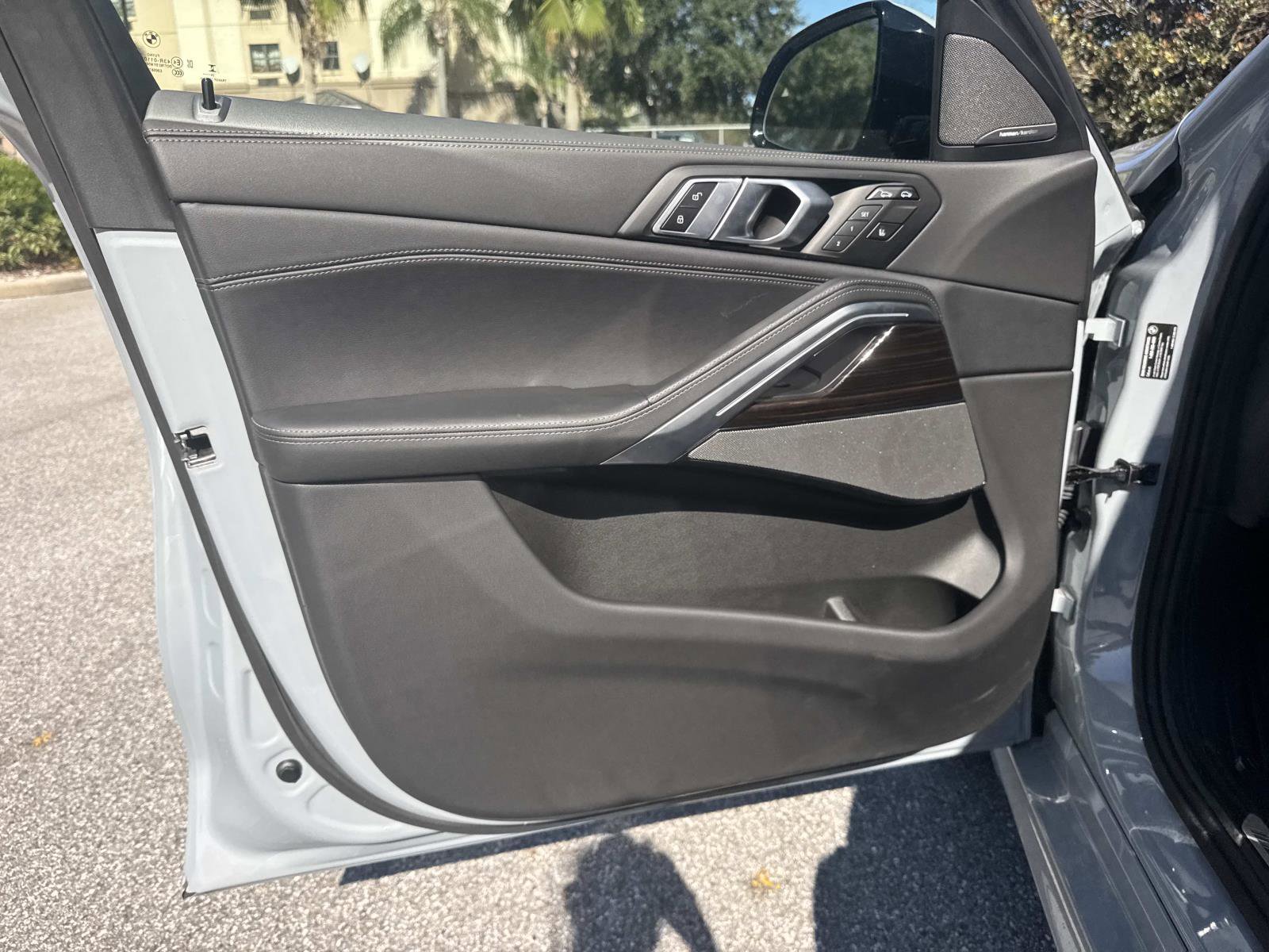 Certified 2025 BMW X6 xDrive40i image 17