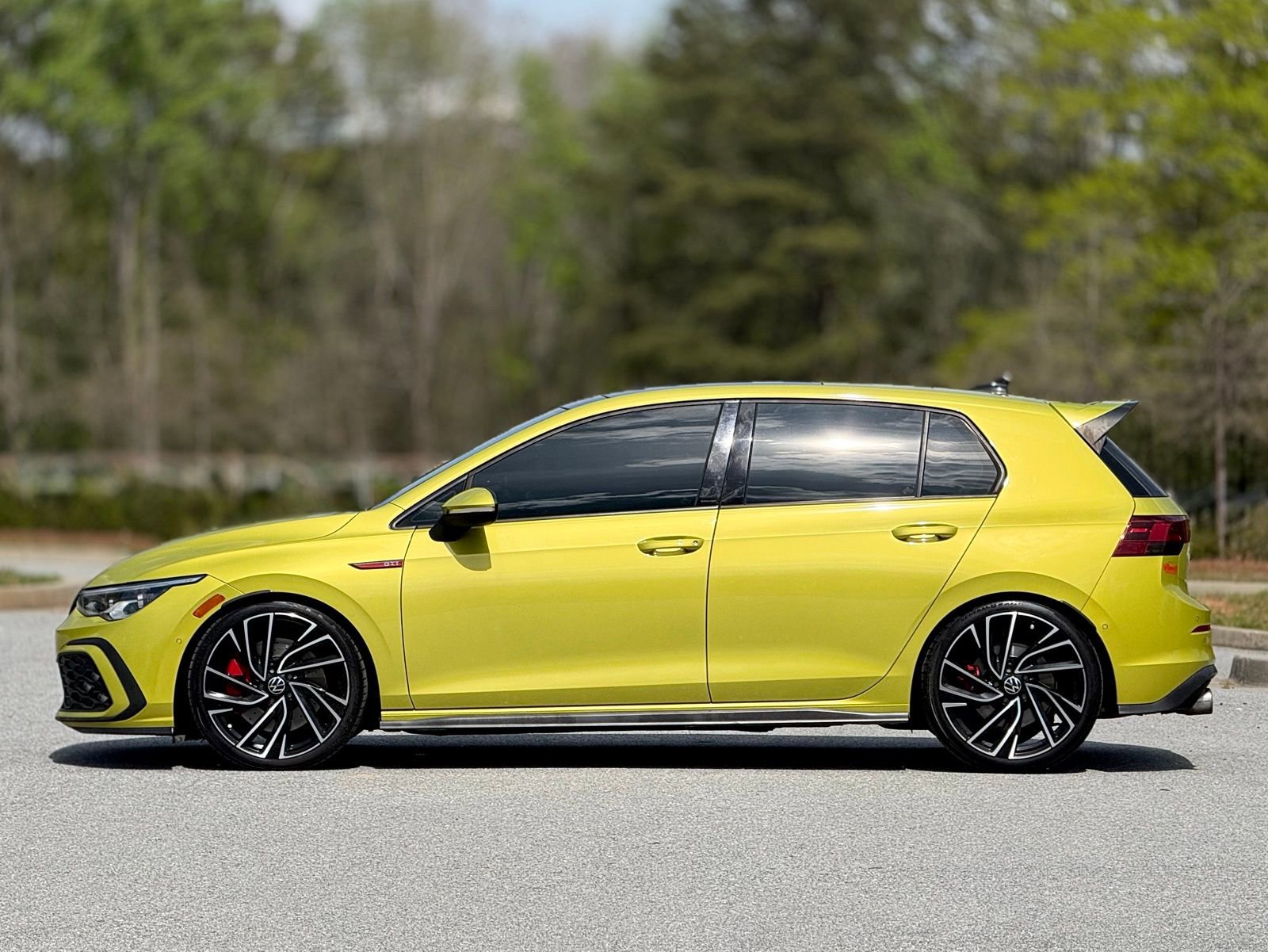 Used 2022 Volkswagen GTI Autobahn FWD image 9