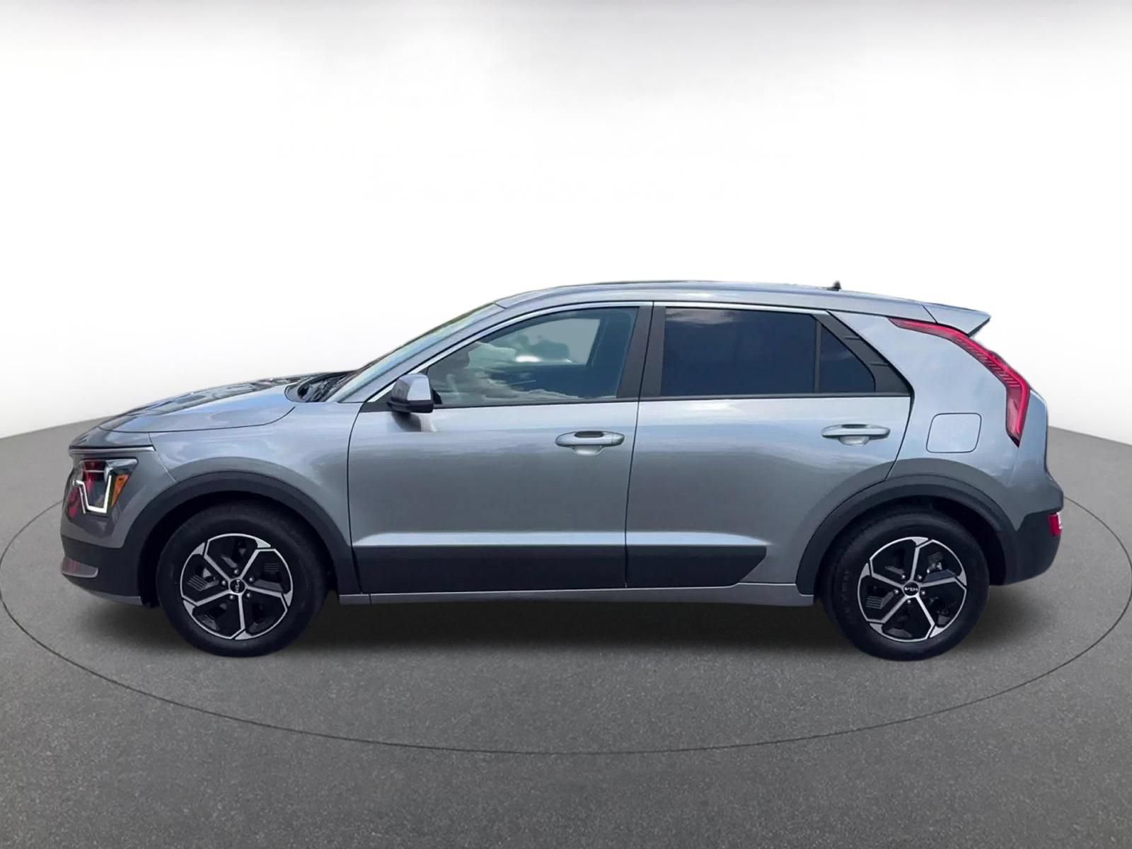 Used 2026 Kia Niro LX FWD image 8