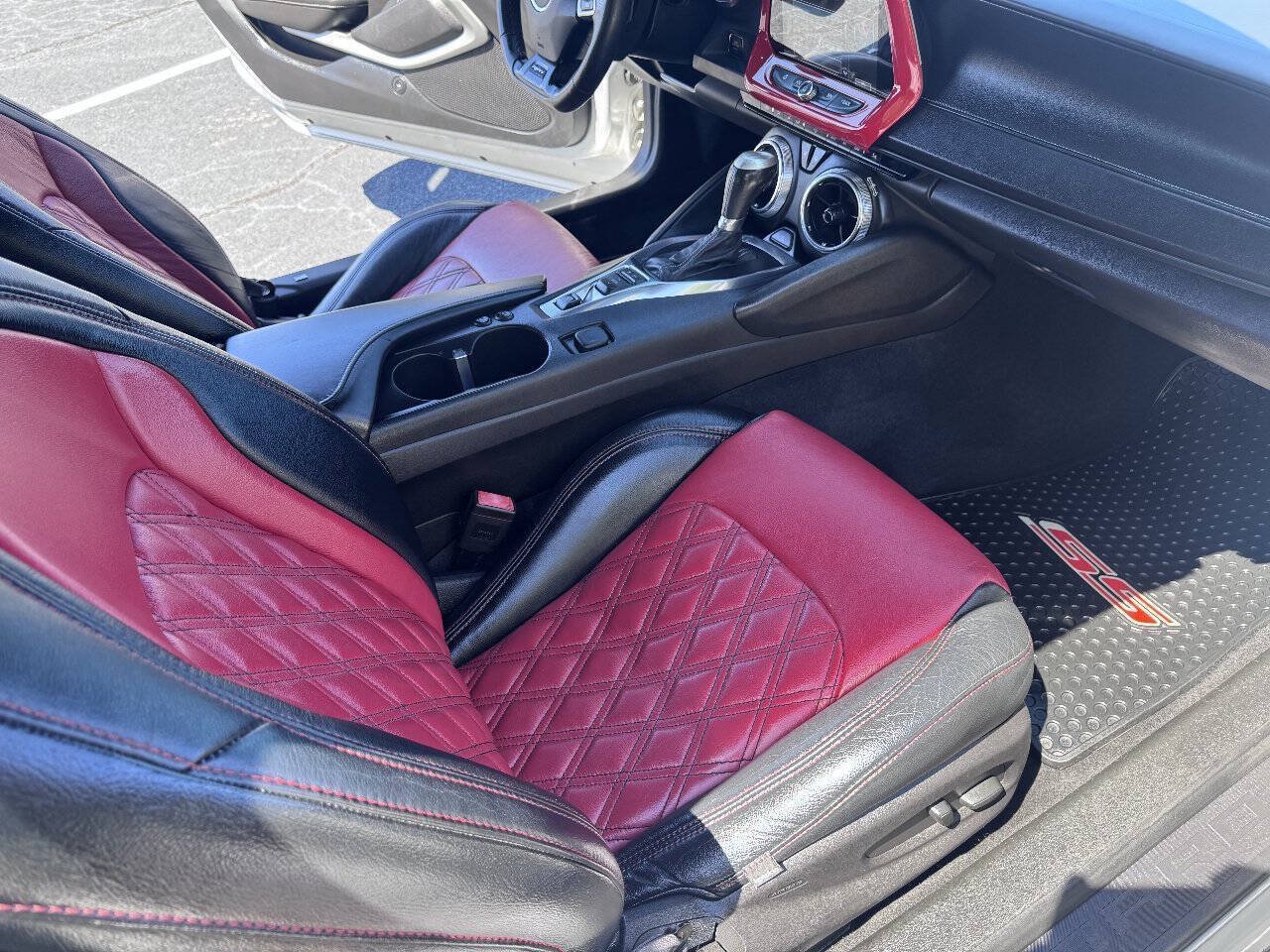 Used 2017 Chevrolet Camaro SS RWD image 10
