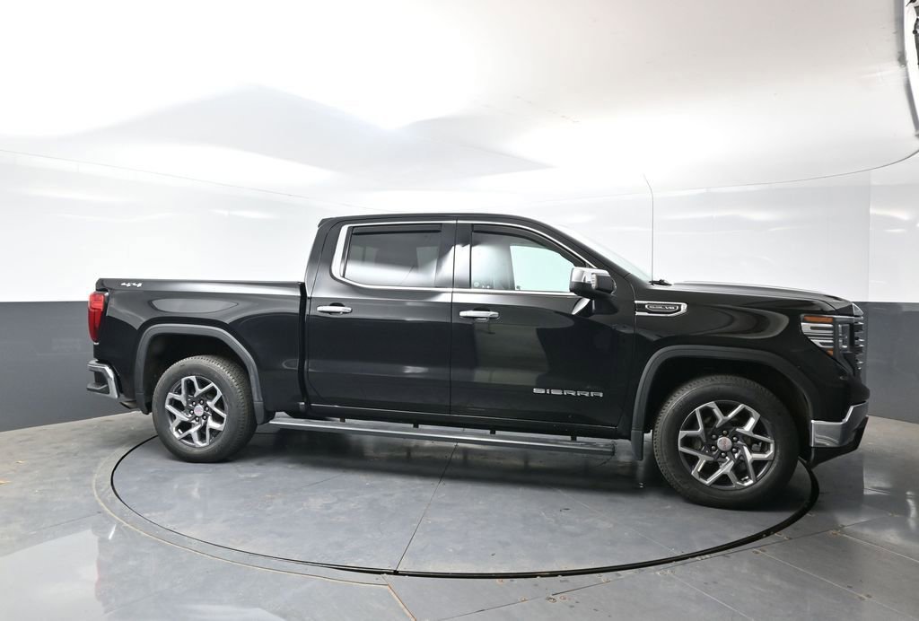 Used 2022 GMC Sierra 1500 SLT w/ SLT Convenience Package AWD/4WD image 4