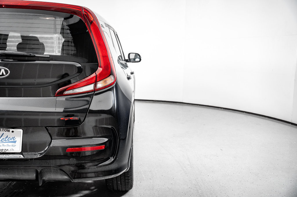 Used 2020 Kia Soul GT-Line FWD image 11