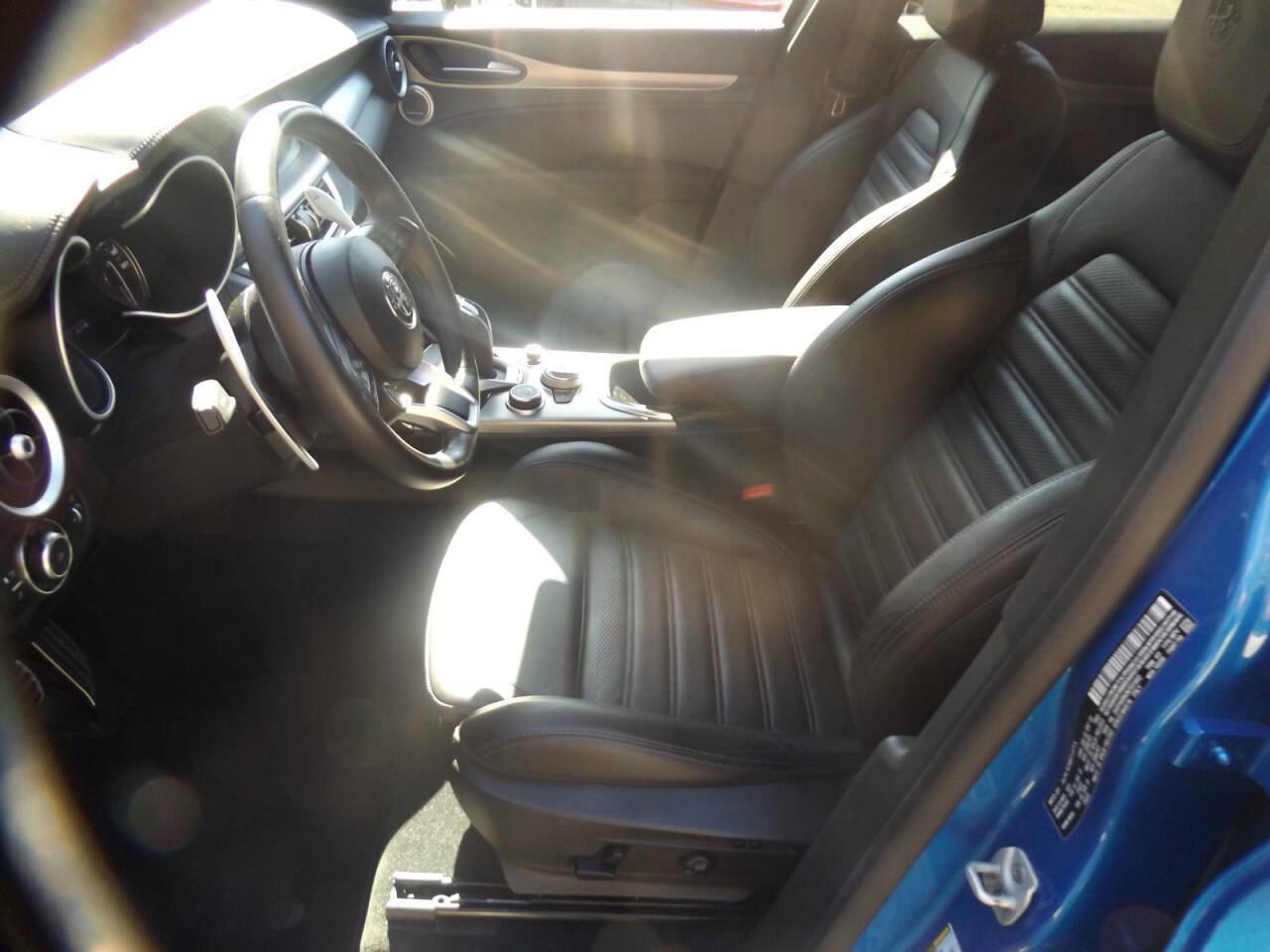 Used 2022 Alfa Romeo Stelvio Veloce image 17