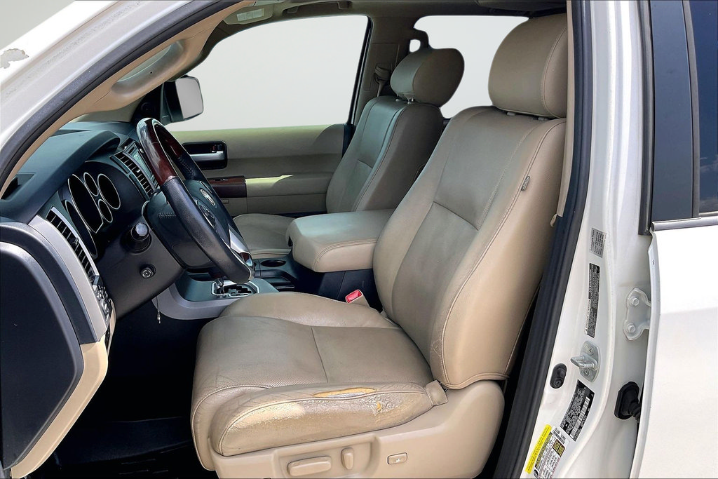 Used 2014 Toyota Sequoia Platinum RWD image 11