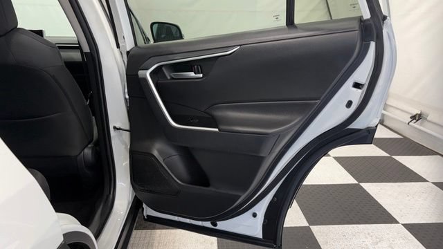Used 2025 Toyota RAV4 XLE FWD image 25