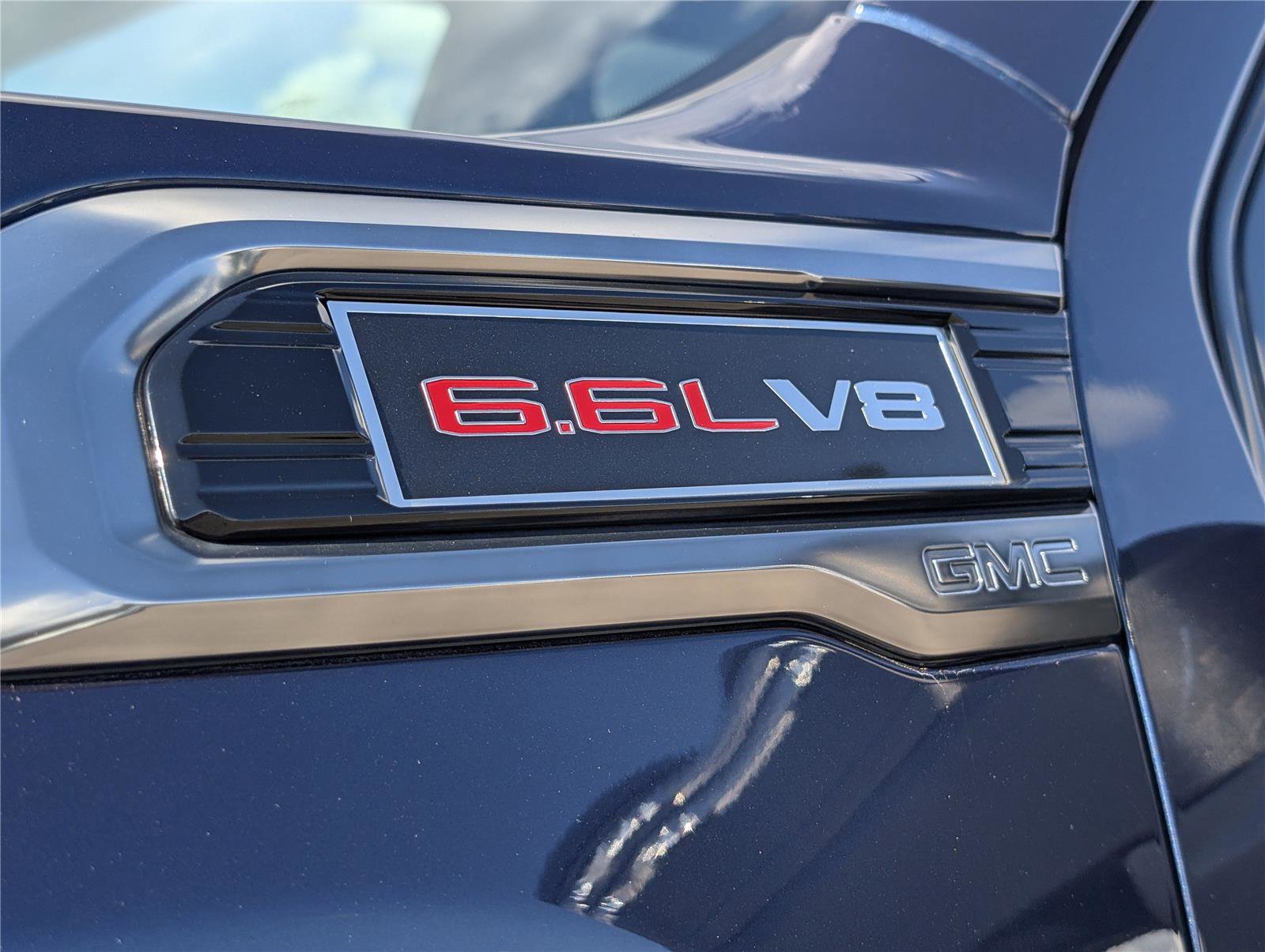 Used 2022 GMC Sierra 2500 AT4 w/ AT4 Preferred Package image 11