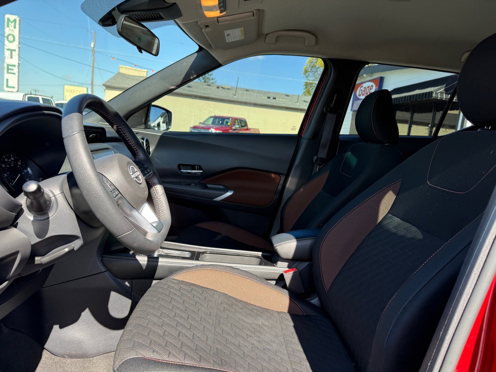Used 2024 Nissan Kicks SR FWD image 12