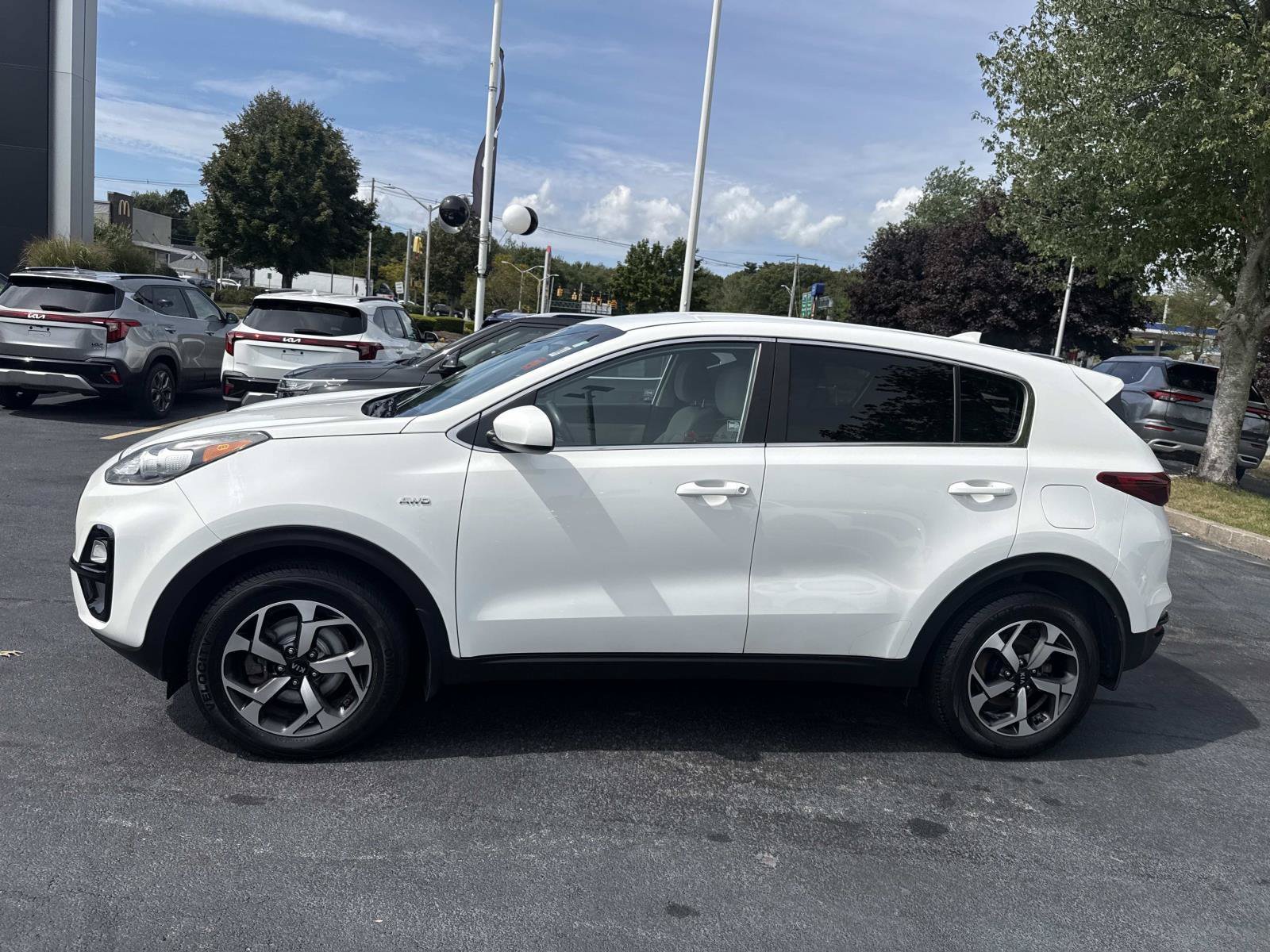 Used 2020 Kia Sportage LX AWD/4WD image 2