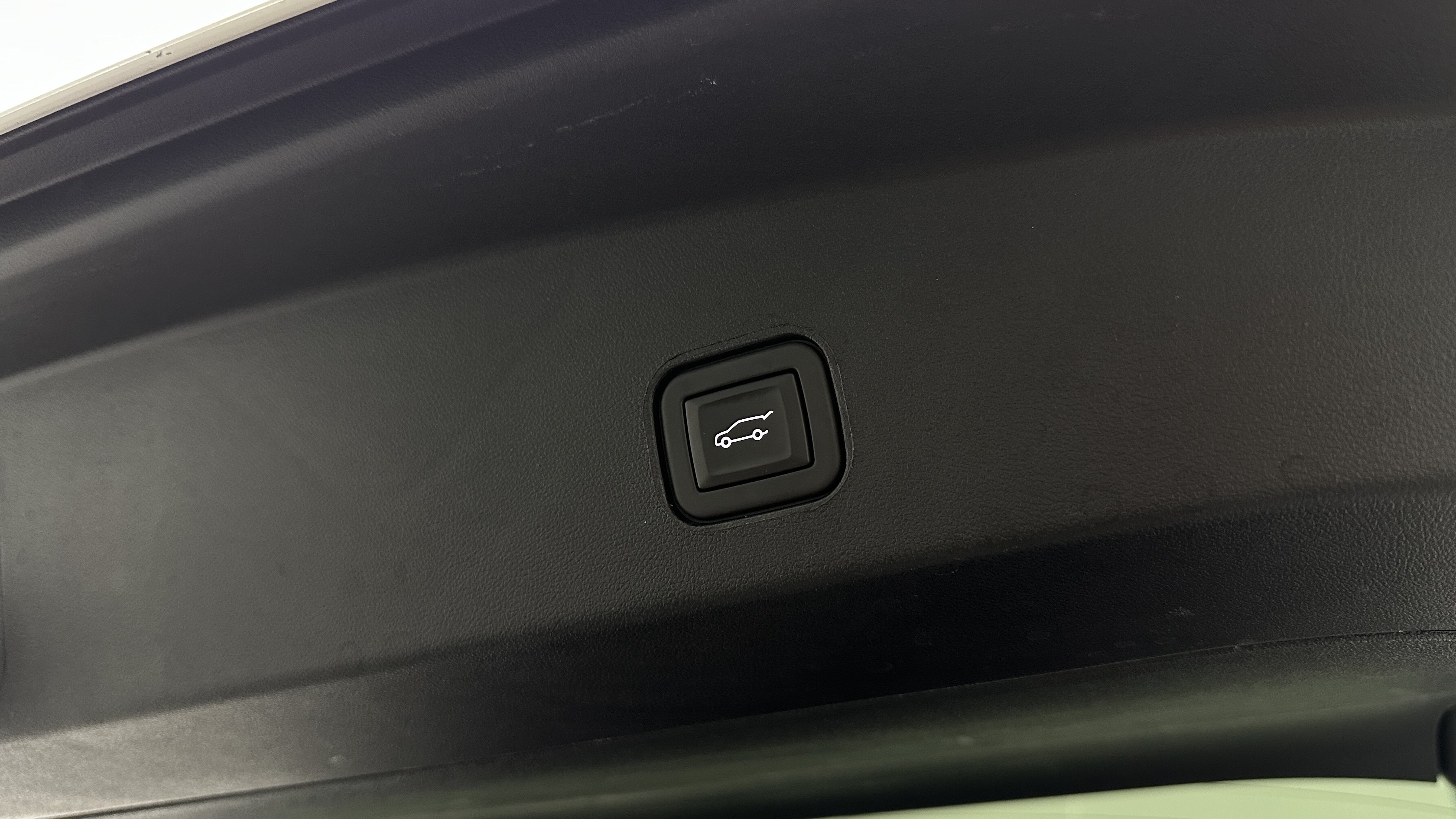 Used 2024 Cadillac Lyriq Tech RWD image 34