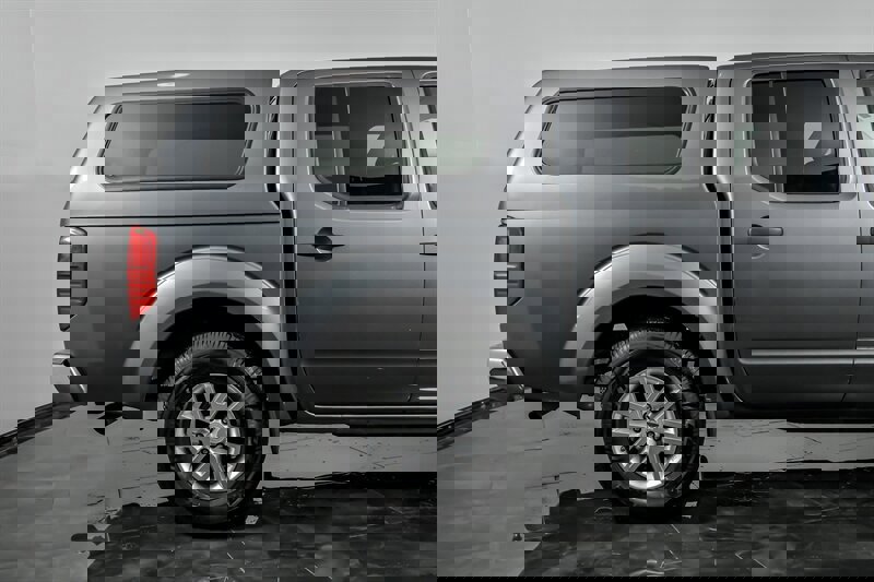 Used 2019 Nissan Frontier SV image 10