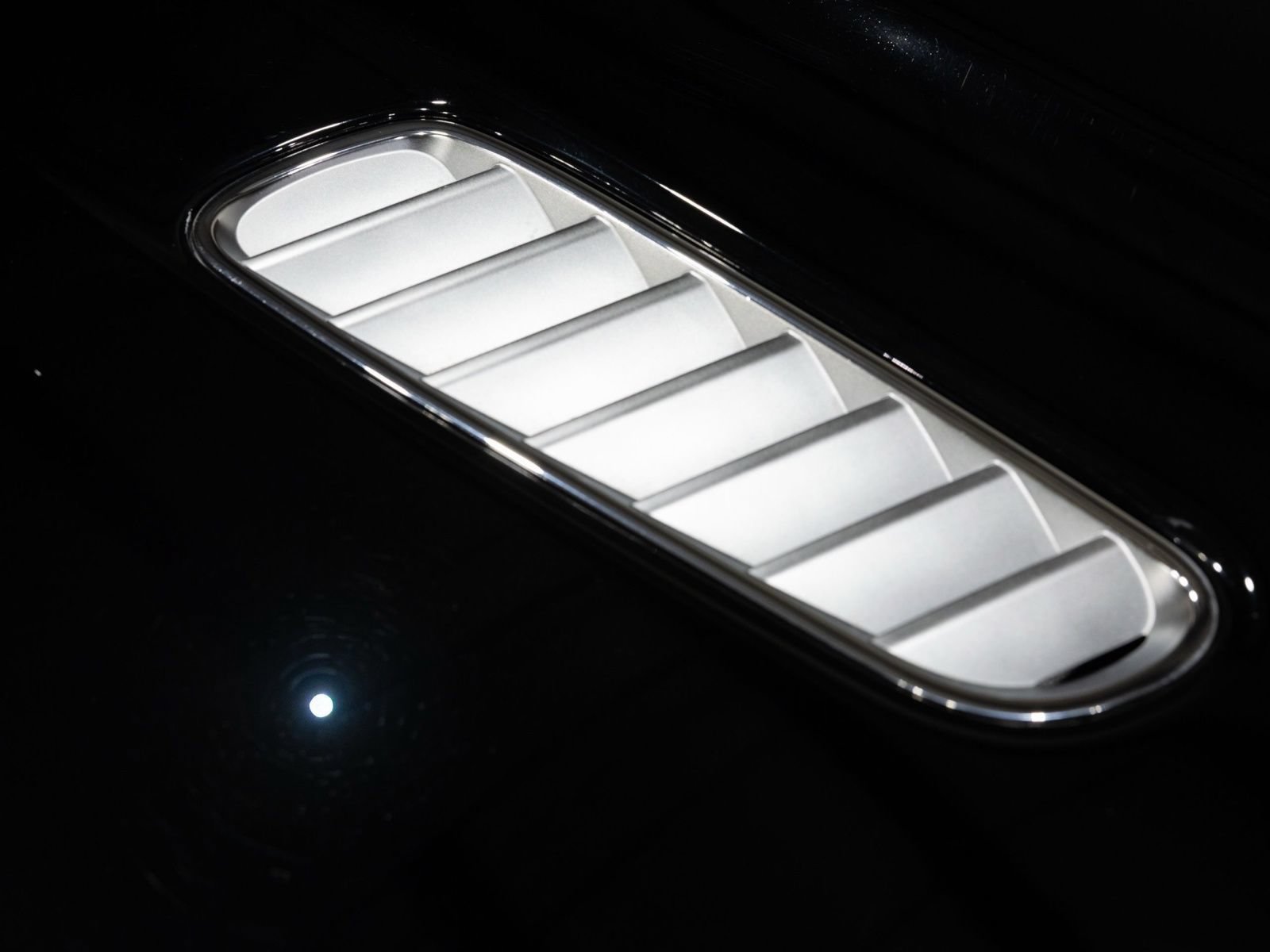Used 2011 Aston Martin Rapide RWD image 41