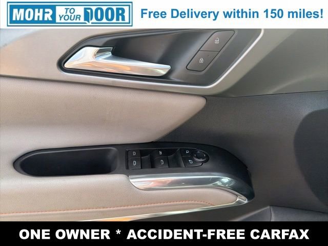 Used 2025 Chevrolet Traverse LT image 11